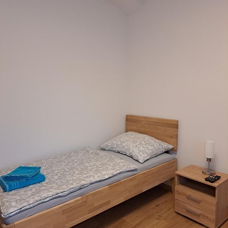 Private Zimmer Hoap Leoben  Exterior photo